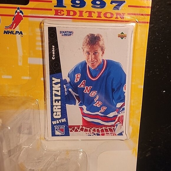 Kenner 1997 Edition Wayne Gretzky NHL New York Rangers Starting Lineup Figure - Picture 3 of 7